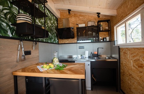 Rogac Ski Chalet | !20% OFF in October!/Unwind in a unique chalet with an amazing sea view patio
