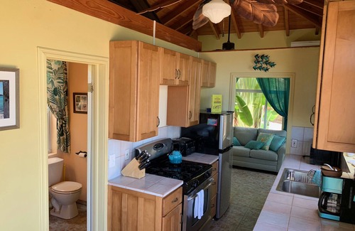 Estate Calabash Boom Cottage | 20% Off Oct 19-Nov 22! Here Comes the Sun