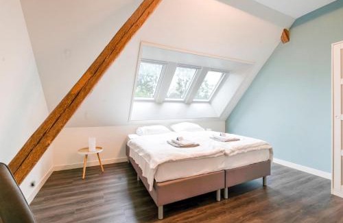 Noardburgum House | 20 pax Farmhouse with sauna, hottub and pub
