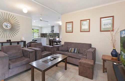 Moffat Beach House | 20 Roslin St Moffat Beach QLD