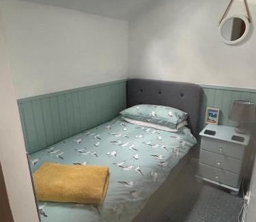 Hayle House | 20 Strawberry Hill cosy cottage sleeps 5