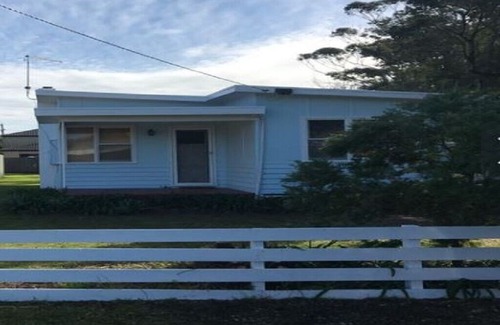 Capel Sound House | 200 M Walk to the Beach - that's less than a 5 min walk !
