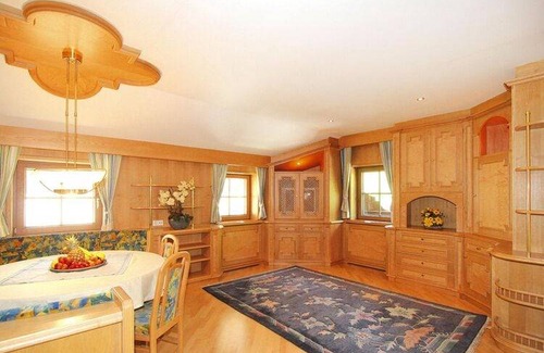 Itter Apartment | 200 m² Apartment ∙ 5 bedrooms ∙ 10 guests