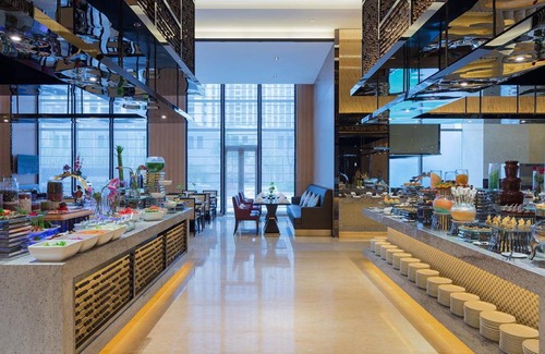 Rencheng District Hotel | 200 m² Hotel ∙ 2 bedrooms ∙ 127 guests