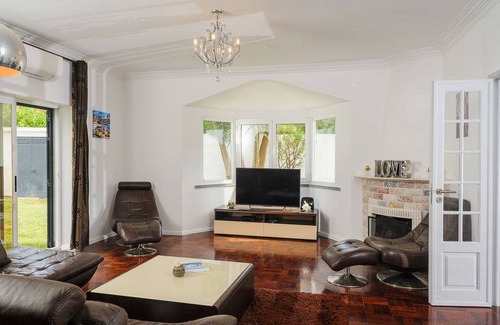 Cascais House | 200 m² House ∙ 5 bedrooms ∙ 11 guests
