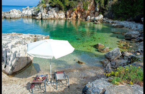 Kassiopi Villa | 200 m² Villa ∙ 4 bedrooms ∙ 8 guests