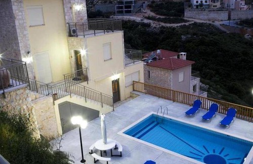 Adele Villa | 200 m² Villa ∙ 4 bedrooms ∙ 8 guests