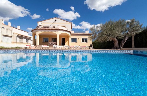 L'Ametlla de Mar Villa | 200 m² Villa ∙ 5 bedrooms ∙ 11 guests
