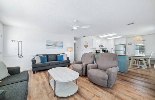 Fort Morgan House | 200 Steps To Beach, Balcony Gulf Views, Firepit, Dog Friendly, 3BR Beach Home