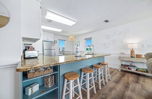 Fort Morgan House | 200 Steps To Beach, Balcony Gulf Views, Firepit, Dog Friendly, 3BR Beach Home
