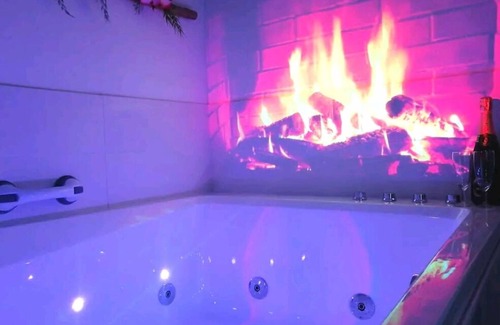 Quartier Chorier-Berriat Apartment | 🏠 2005🔥 Double Jacuzzi 🛁appart Cosy 🚊 Tram à 50m
