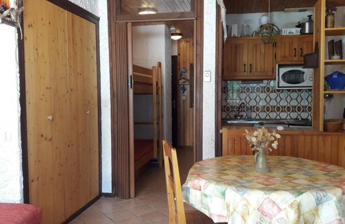 Champagny-en-Vanoise Apartment | 200m from ski slopes, 1st floor, view mountain, balcony, tv, ski locker, 24m², Champagny-en-Vanoise