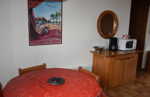 Pralognan-la-Vanoise Apartment | 200m from ski slopes, 2nd floor, balcony, tv, ski locker, 54m², Pralognan-la-Vanoise