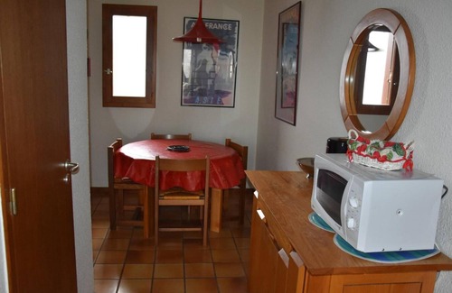 Pralognan-la-Vanoise Apartment | 200m from ski slopes, 2nd floor, balcony, tv, ski locker, 54m², Pralognan-la-Vanoise