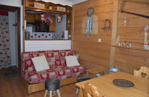 Pralognan-la-Vanoise Apartment | 200m from ski slopes, Ground floor, terrace, tv, ski locker, 21m², Pralognan-la-Vanoise