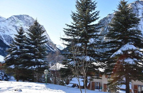 Pralognan-la-Vanoise Apartment | 200m from ski slopes, Ground floor, terrace, tv, ski locker, 21m², Pralognan-la-Vanoise