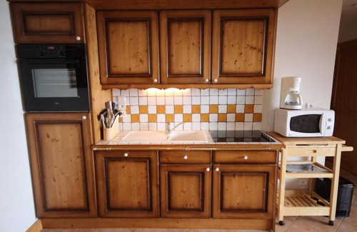 Bisanne 1500 Apartment | 200m from shops, 1st floor, swimming pool, balcony, parking, tv, ski locker, 46m², Les Saisies