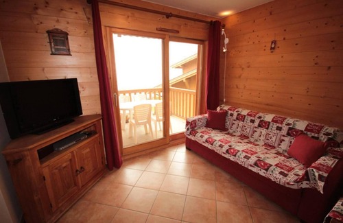 Bisanne 1500 Apartment | 200m from shops, 1st floor, swimming pool, balcony, parking, tv, ski locker, 46m², Les Saisies