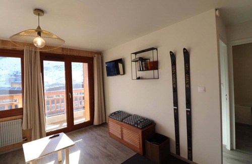 Les Almes Apartment | 200m from ski lifts, 4th floor, balcony, tv, ski locker, 33m², Tignes