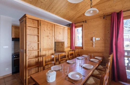 Lanslevillard Apartment | 200m from ski slopes, fitness, swimming pool, sauna, hammam, balcony, tv, ski locker, 72m²