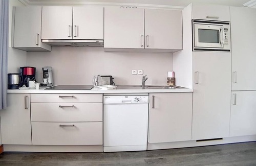 Les Menuires Apartment | 200m from ski slopes, 1st floor, fitness, balcony, tv, 55m², Les Menuires