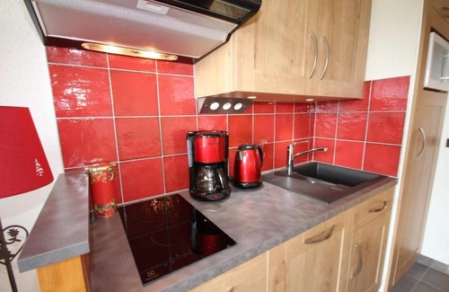 Les Saisies Apartment | 200m from ski slopes, 2nd floor, view ski slopes, balcony, tv, ski locker, 25m², Les Saisies