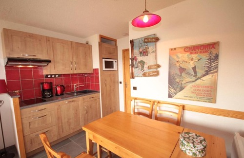 Les Saisies Apartment | 200m from ski slopes, 2nd floor, view ski slopes, balcony, tv, ski locker, 25m², Les Saisies