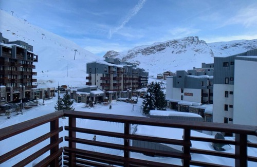 Val Claret Apartment | 200m from ski slopes, 3rd floor, balcony, tv, ski locker, 58m², Tignes