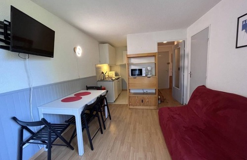 Pra Loup Apartment | 200m from ski slopes, 4th floor, view mountain, tv, 25m², Pra Loup