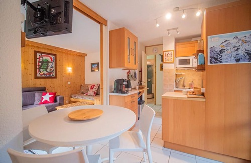 Les Avanchers-Valmorel Apartment | 200m from ski slopes, view ski slopes, terrace, tv, ski locker, 42m², Valmorel
