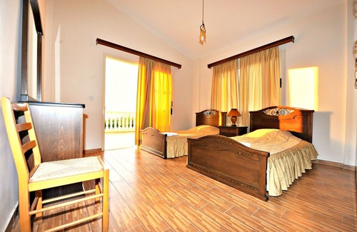 Argaka Villa | 200m to Argaka Beach - 4 Bed Villa - Private Swmming Pool - Wifi