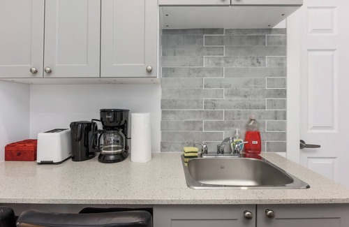 Laval Apartment | #202 Downtown's Exquisite Luxury Studio