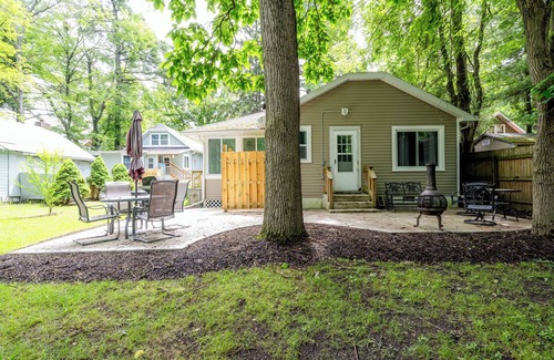 Union Pier Cottage | (2026 Open!) 3 Nt Min! Union Pier Cottage Close To Beach & Downtown!