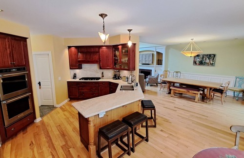 Three Oaks House | 2026 Open Secluded retreat Heated pool 13 acres pool table playground