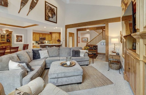 Peak 8 House | 204 m² House ∙ 3 bedrooms ∙ 7 guests
