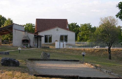 Senaillac-Lauzes House | 205 m² Gîte ∙ 8 bedrooms ∙ 17 guests