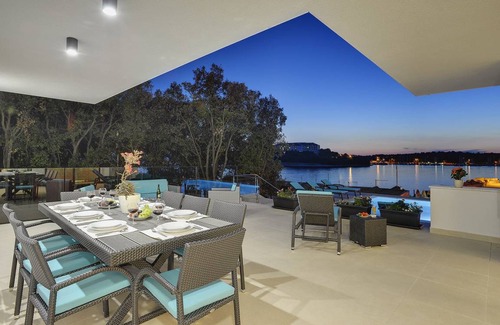 Pjescana Uvala House | 205 m² House ∙ 4 bedrooms ∙ 10 guests