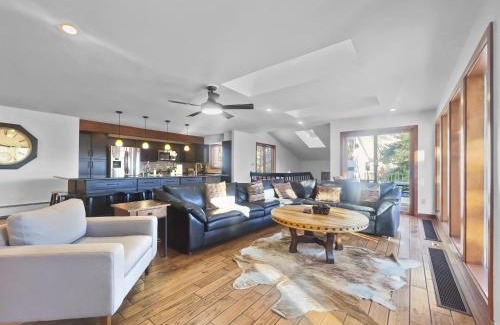 Dillon House | 208 Tenderfoot 5Br 5Ba home
