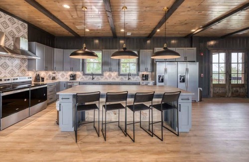 Sevierville Cabin | 20BR-Mtns-Pool-Hot Tub-Sleeps 54