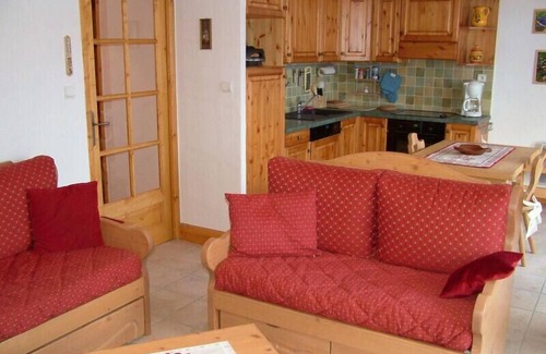 Pralognan-la-Vanoise Apartment | 20m from ski lifts, 1st floor, balcony, tv, ski locker, 50m², Pralognan-la-Vanoise