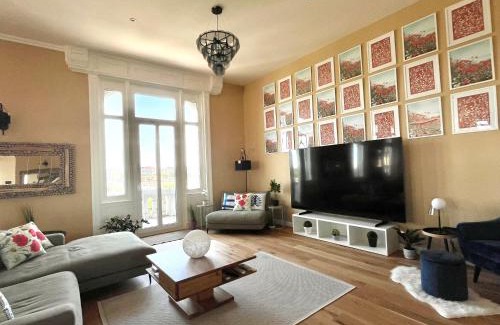 Felheviz Apartment | 20ppl Central LUX Danube 180 degree View, AC in 7BR 5BA
