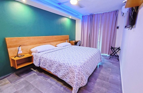El Batey Hotel | 21 BR Sosua Stunning Bach Compound +Bonus