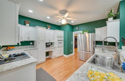 Anderson House | 21 Mi to Clemson University BBQ-Ready Lake Home