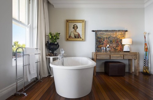 Clifton Hotel | 21 Nettleton