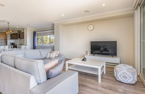 Cowes House | 21 Peninsula View in Cowes