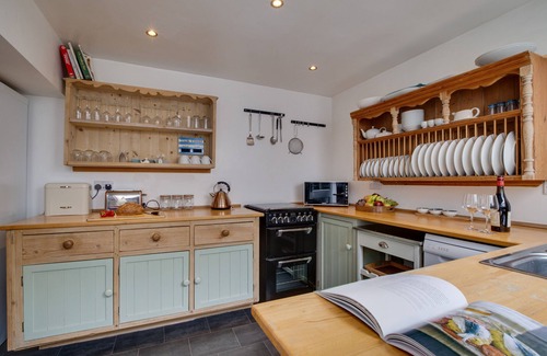 St Ives House | 21 Trenwith Place - Three Bedroom House, Sleeps 5