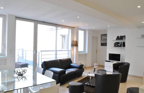 Cannes City Centre Apartment | 210 m² Apartment ∙ 6 bedrooms ∙ 12 guests