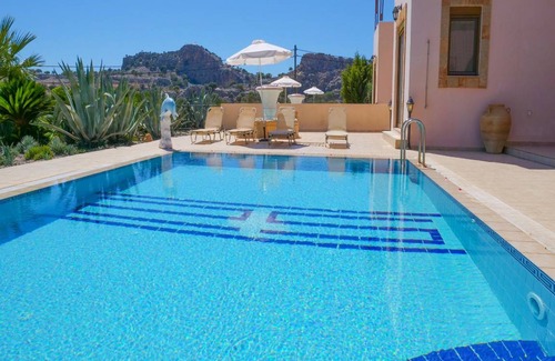 Lindos House | 210 m² House ∙ 4 bedrooms ∙ 9 guests
