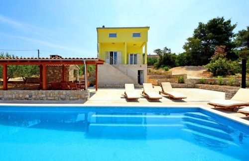 Necujam House | 210 m² House ∙ 6 bedrooms ∙ 12 guests