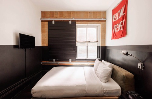 Downtown Portland Hotel | #210 - The Clyde by Kasa
